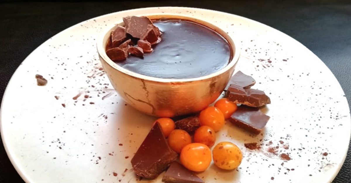 Easy-peasy low-fat dark chocolate pudding